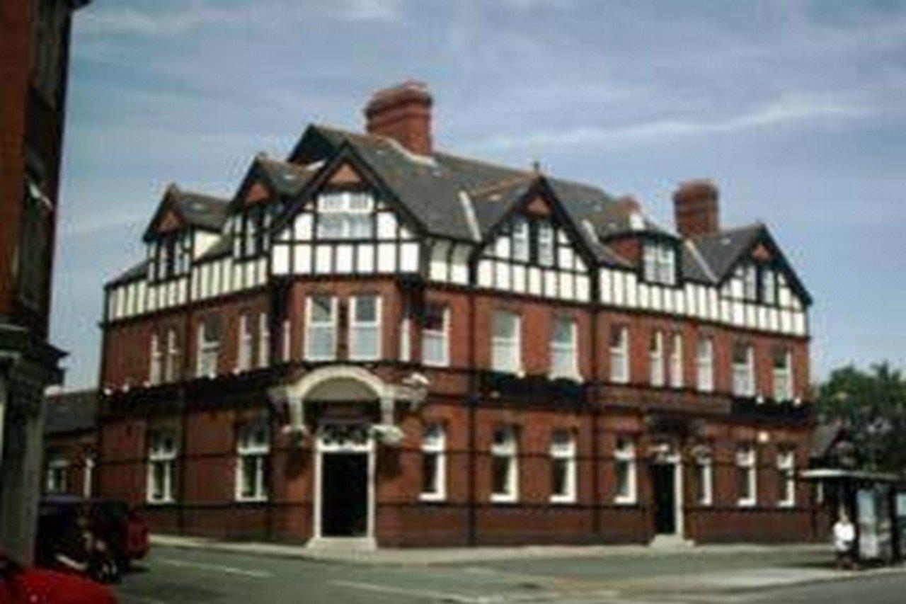 Tadross Hotel Cardiff Bagian luar foto