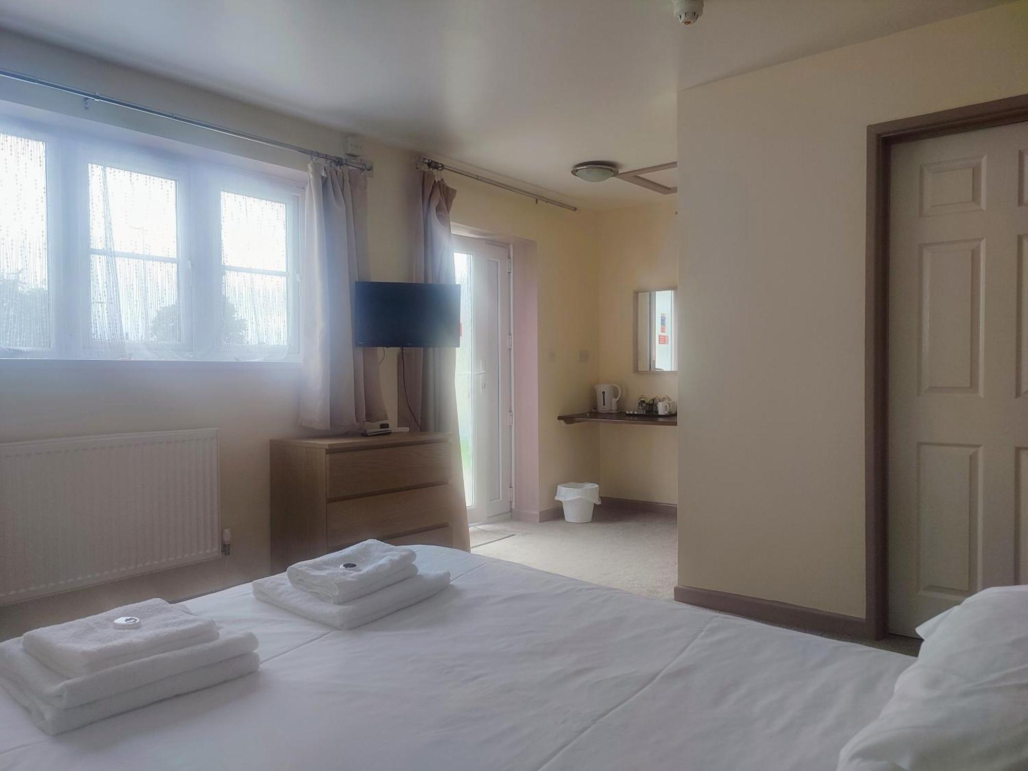 Tadross Hotel Cardiff Bagian luar foto