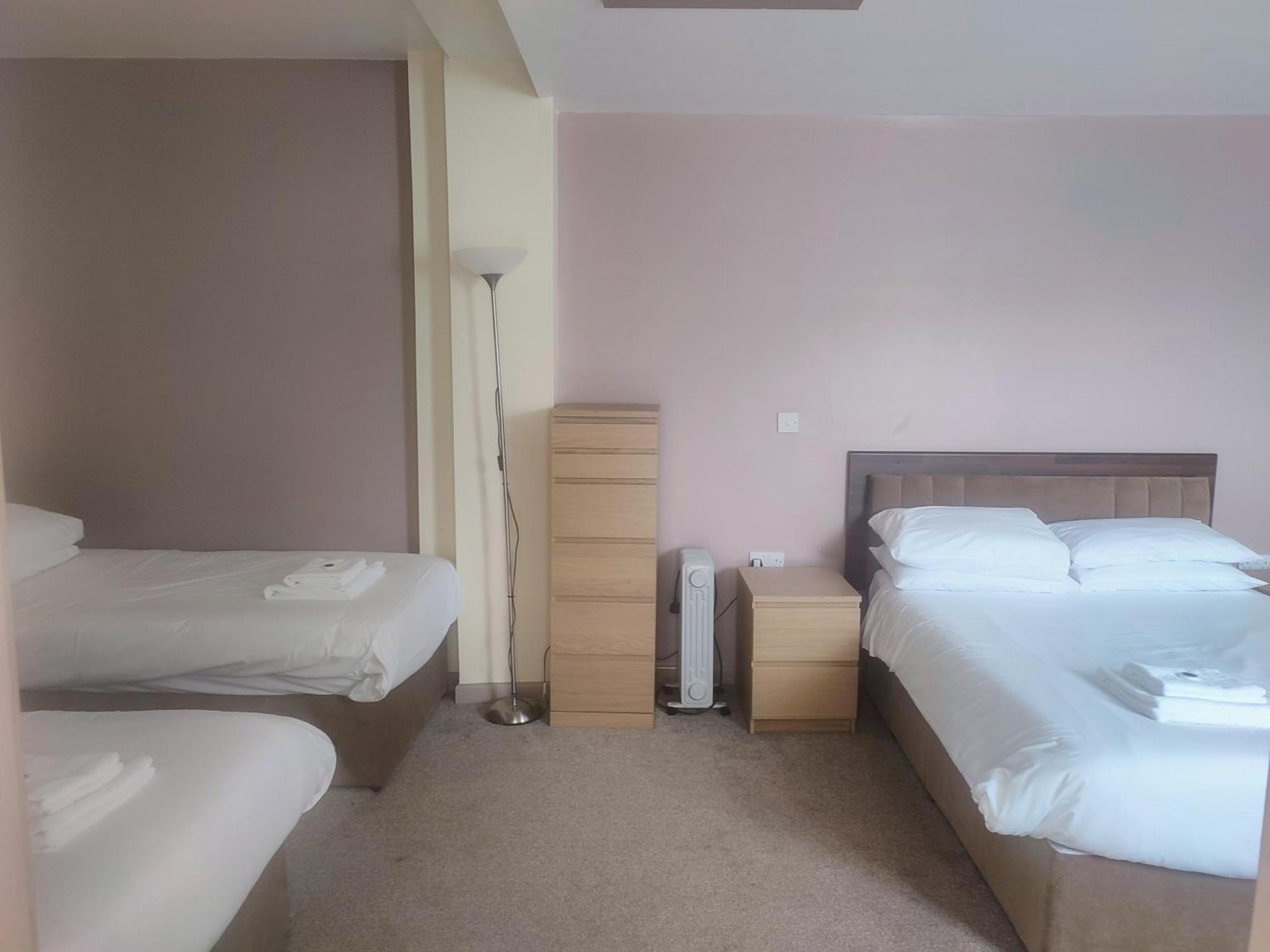 Tadross Hotel Cardiff Bagian luar foto