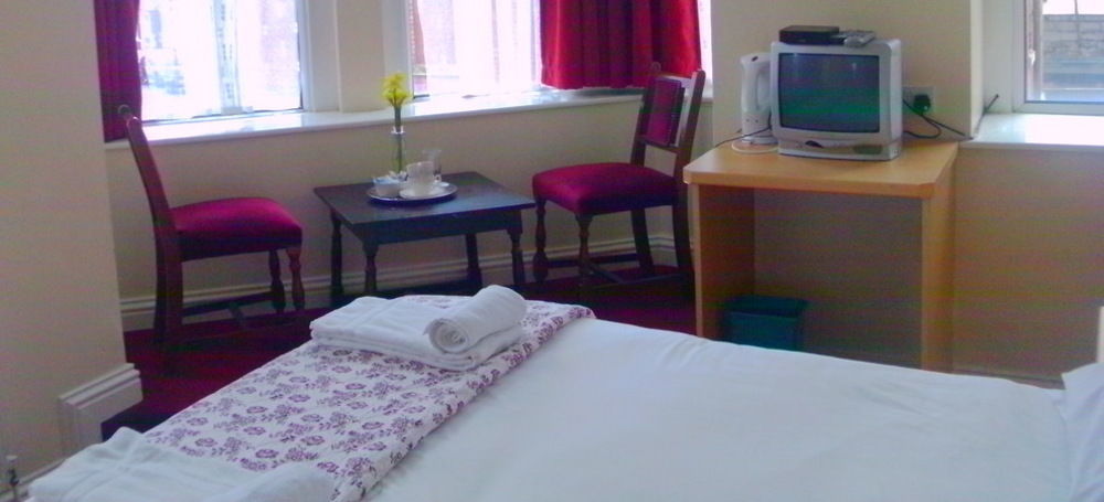 Tadross Hotel Cardiff Bagian luar foto
