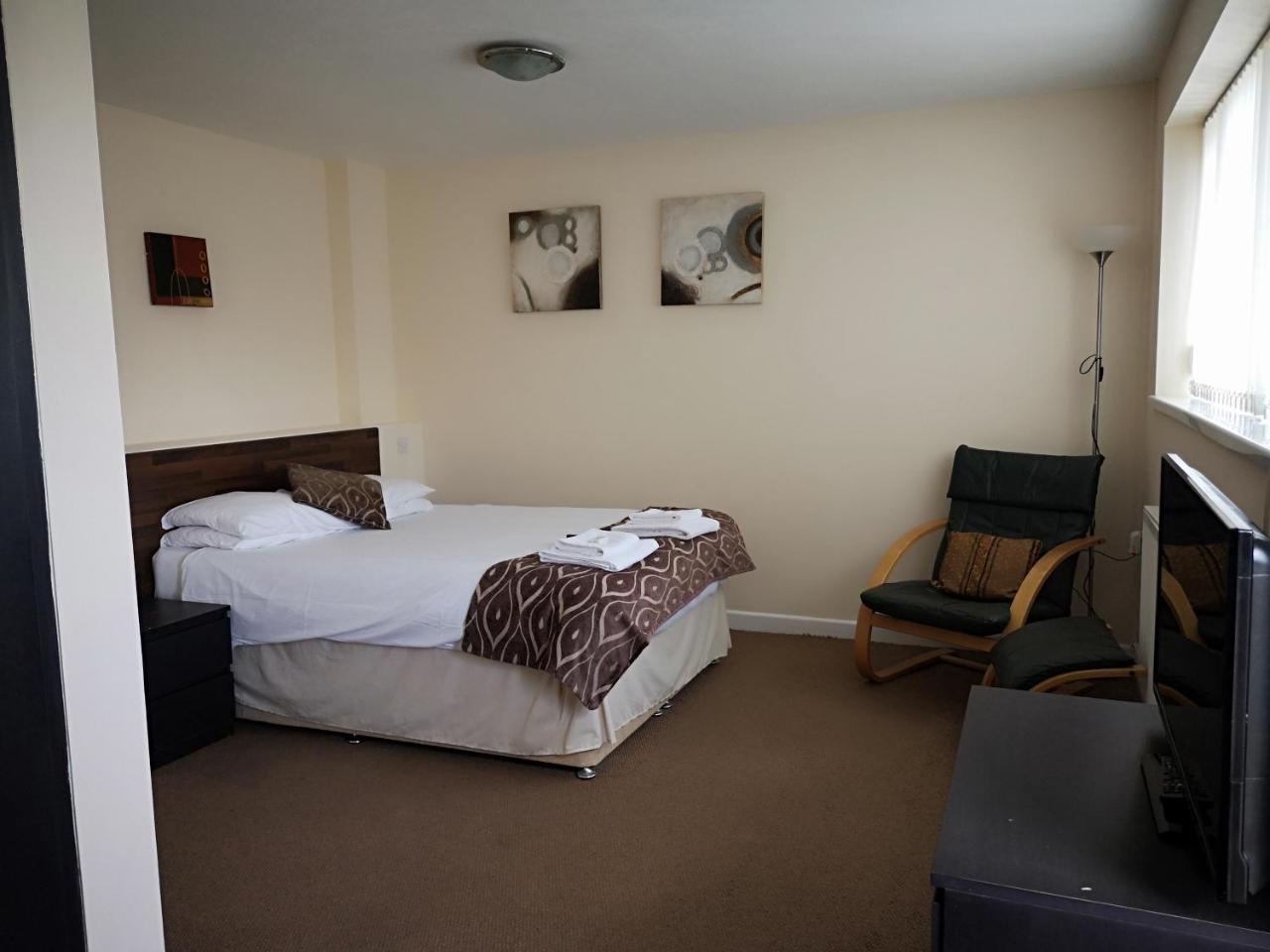 Tadross Hotel Cardiff Bagian luar foto